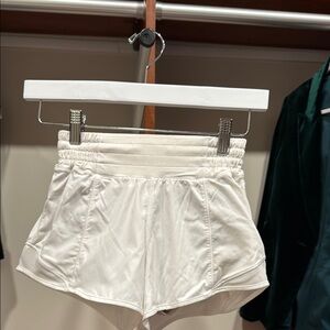 Lululemon High Rise Hotty Hot Shorts 2.5” size 0